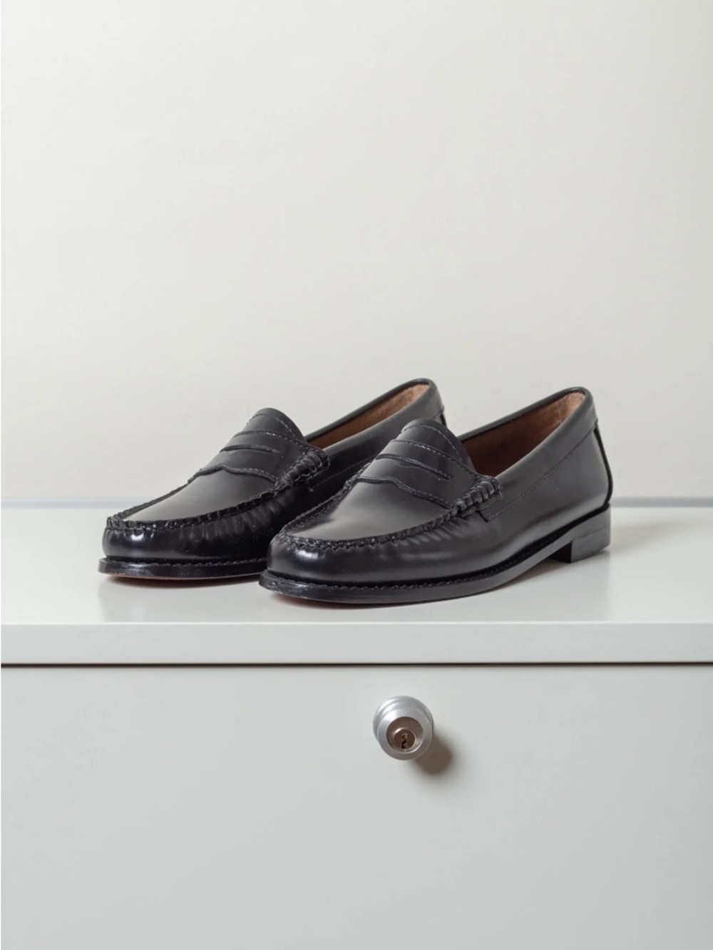 G.H. Bass & Co. Weejun Penny Loafer 7 - Picture 2 of 13